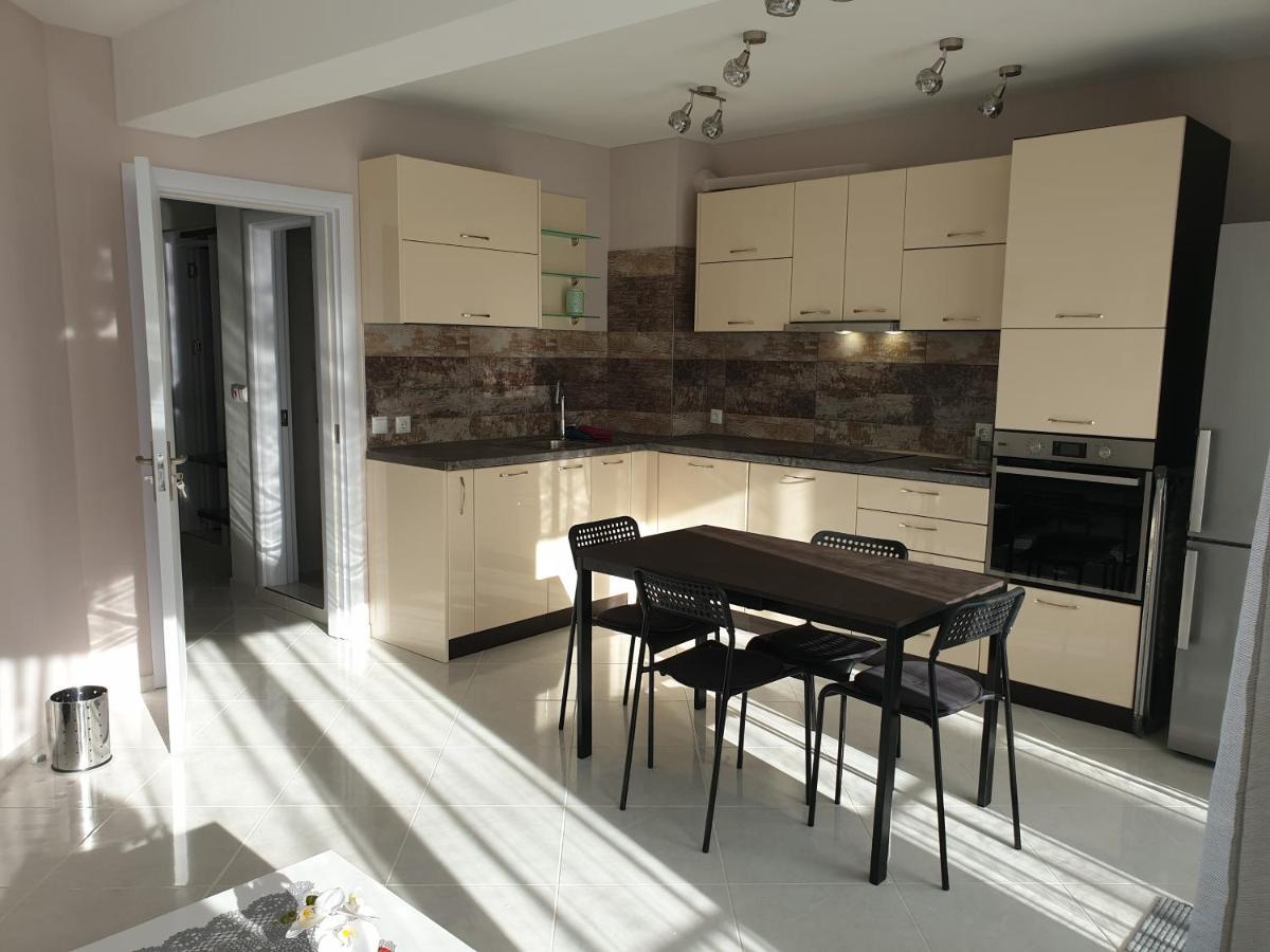 New The Twins Varna Two-Bedroom, Apt 5 At 15 Tsani Ginchev Street, Floor 3 Exterior photo